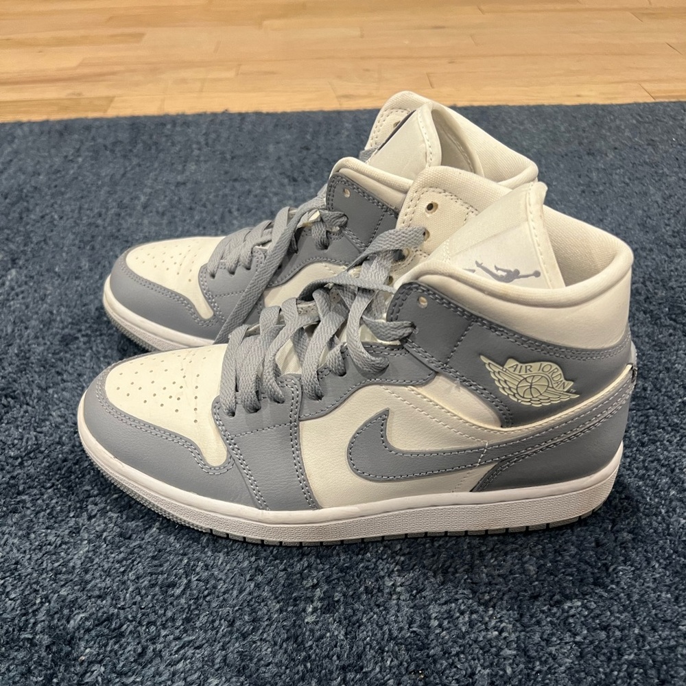 Jordan one sneakers size 8